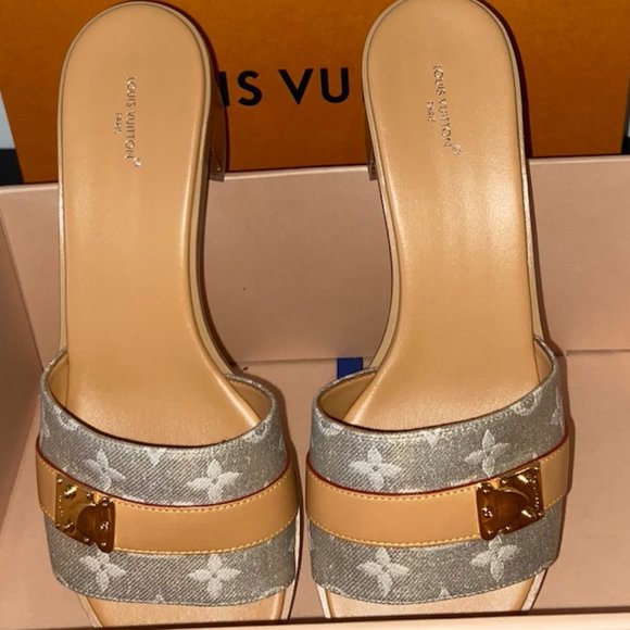 Louis Vuitton Lock It Mule - Picture 2 of 5